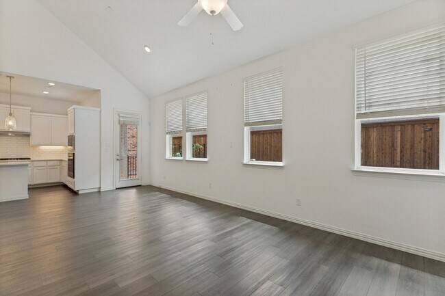 Photo - 4249 Watson Way