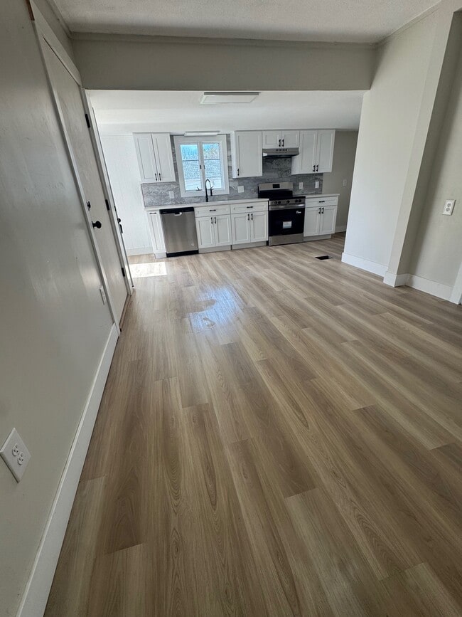 Photo - 15 Moody St Unit A