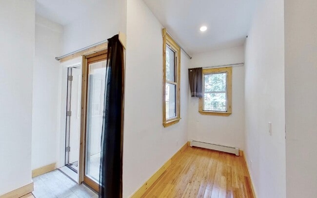 441 Bainbridge St. Unit 1R