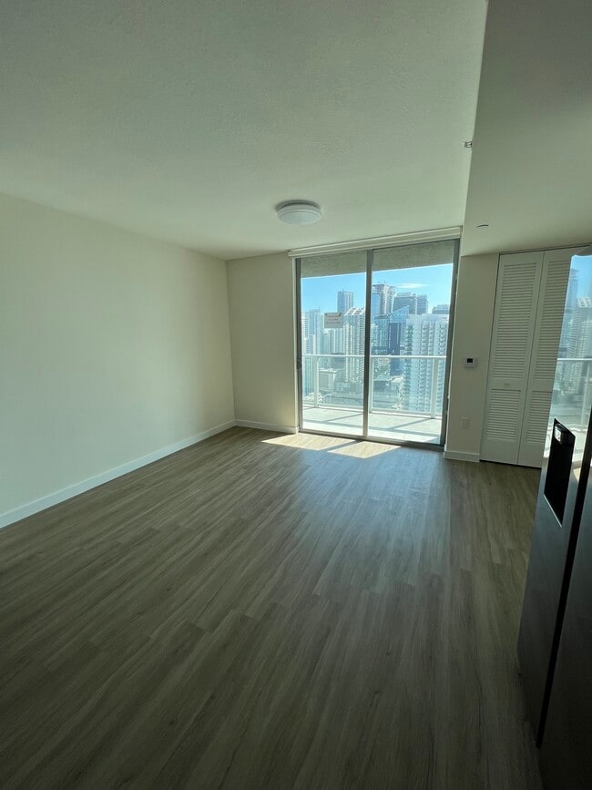 Photo - 467 SW 4th St