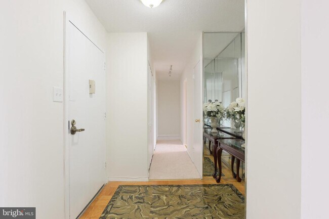 Photo - 501 Slaters Ln Unit 415