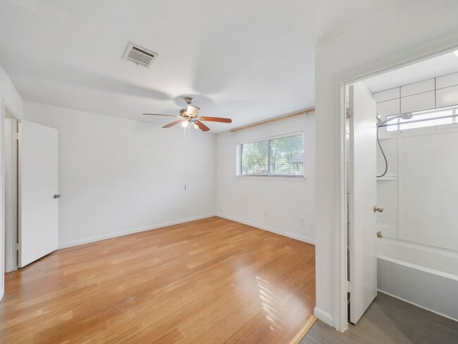 Photo - 1223 Bramblebury Dr