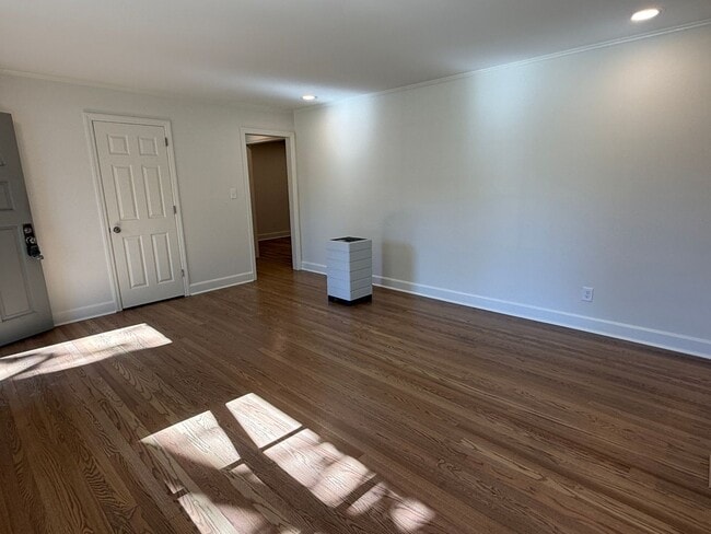 Photo - 3/3 Totally Renovated House on Sylvan Driv...