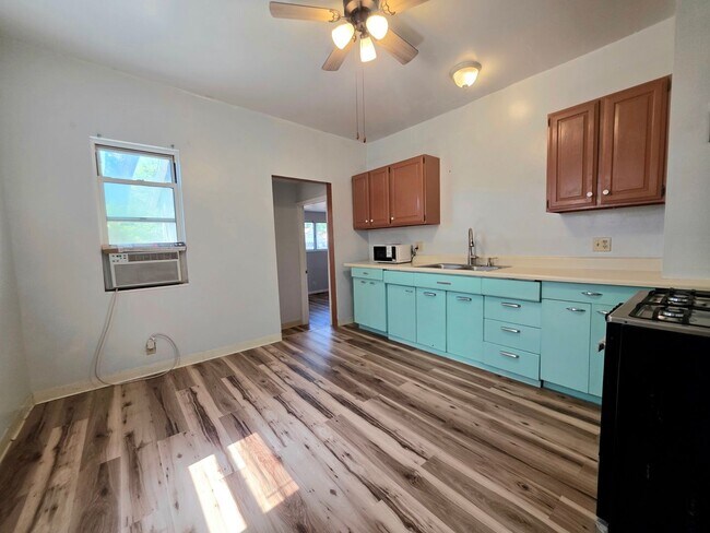 1637 Cedar St Unit 1637 Cedar ST 2