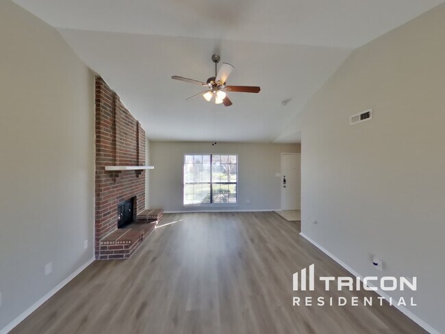 Photo - 3312 Woodlark Dr