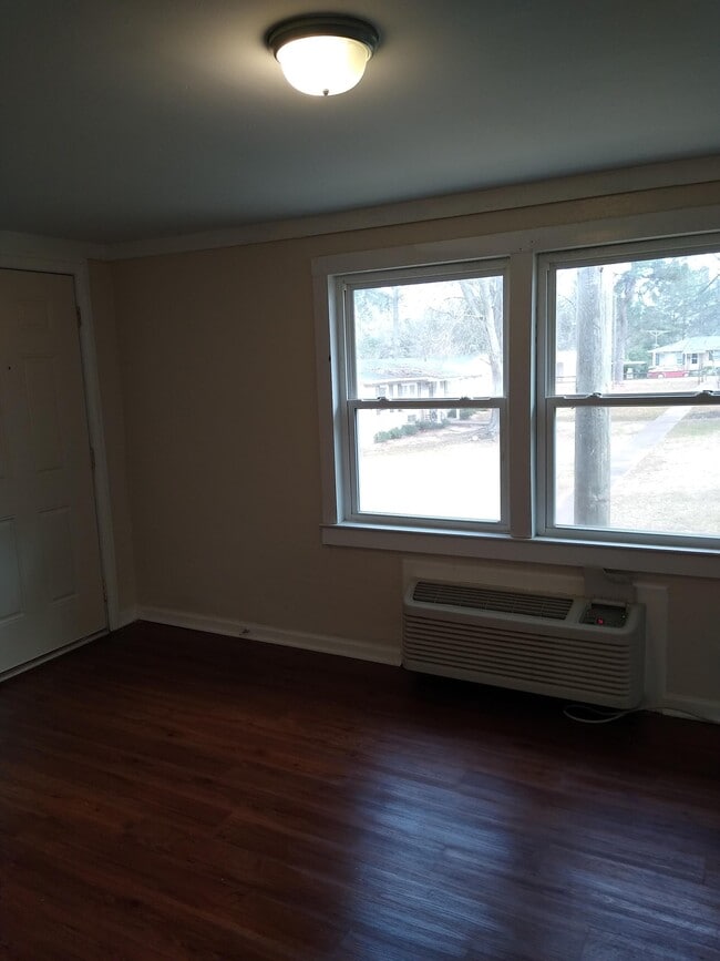 Photo - 201 Chandler Dr