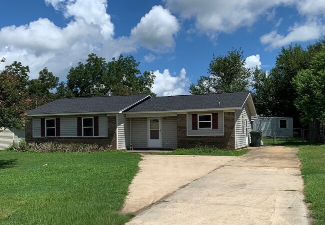 Building Photo - 2705 Nottingham Way