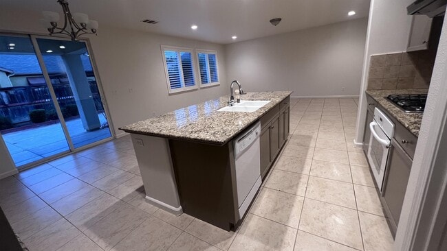 Building Photo - 4014 Heritage Ln