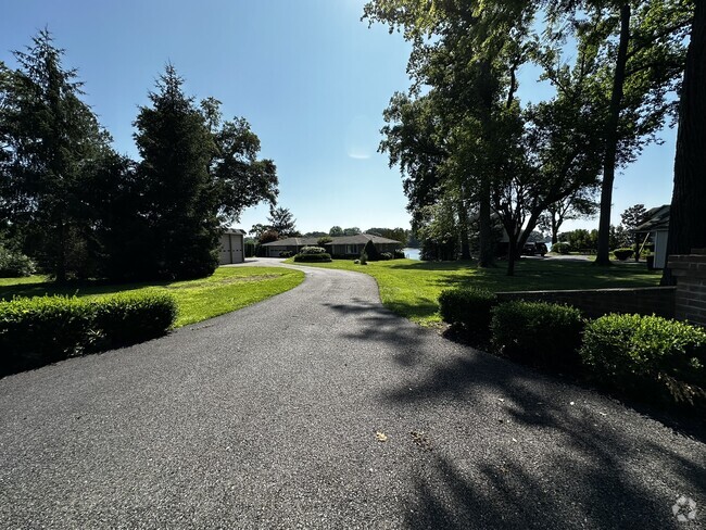 Building Photo - 705 Whitehall Plains Rd Rental