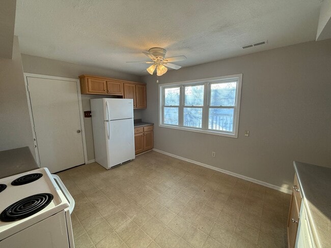 Photo - 6915 Salge Dr