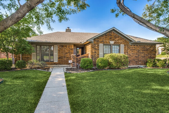 Photo - 3 Bedroom in Coppell - Large Trees and Fenced Yard