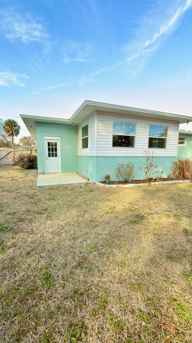 Photo - 6910 Corkwood Rd