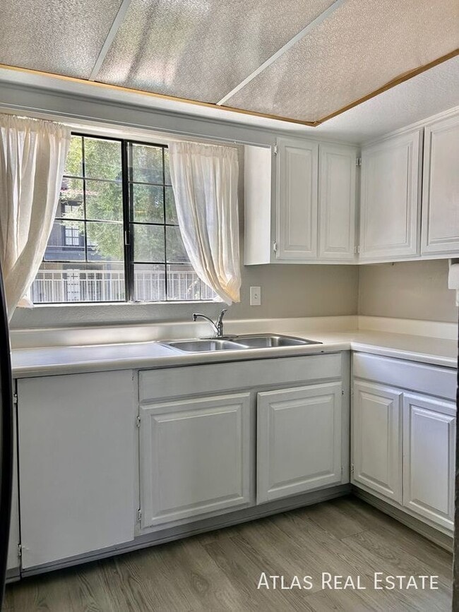 Building Photo - 15402 N 28th St Rental