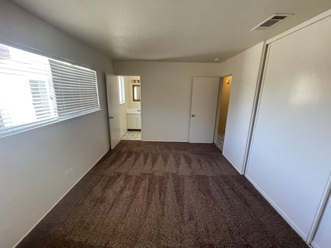 Photo - Victorville, 3 Bedroom, 2 Bathrooms, Large...