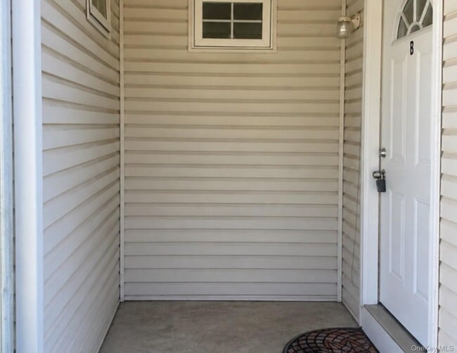 198 Moriches Rd Unit B