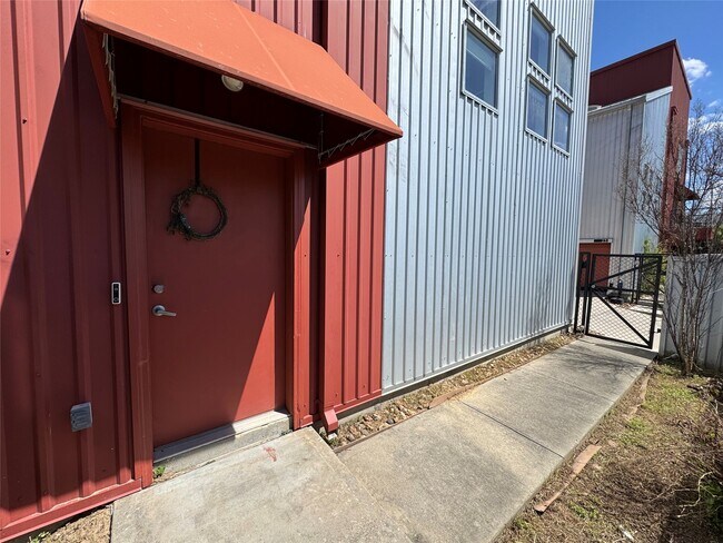 Photo - 2605 Calumet St Unit 24