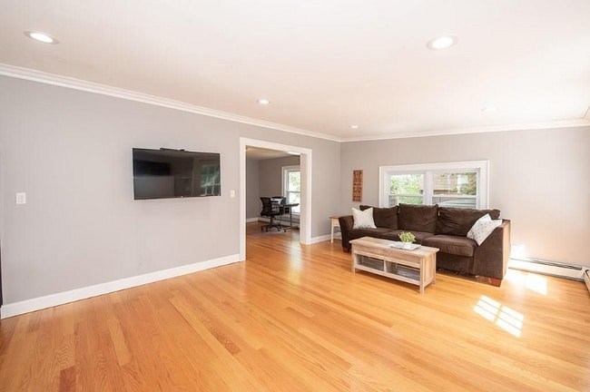 Photo - 5 Crescent St