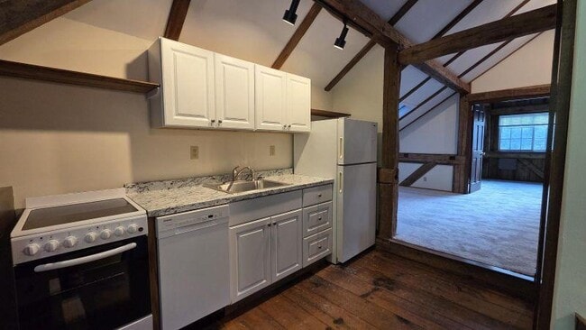 Photo - 138 W Main St