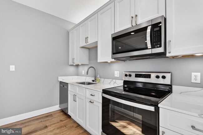 Photo - 329 S High St Unit 2