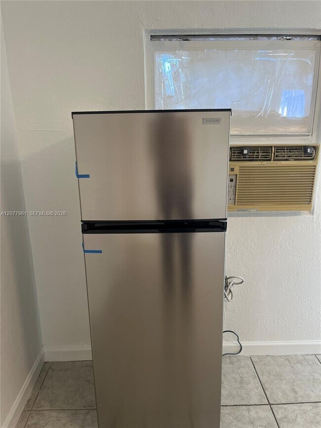 842 NW 107th St Unit Efficiency