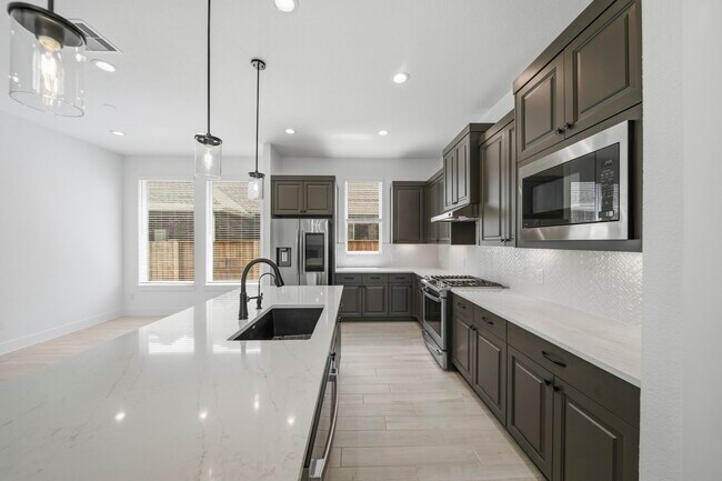 Photo - 7422 Netherfield Ln
