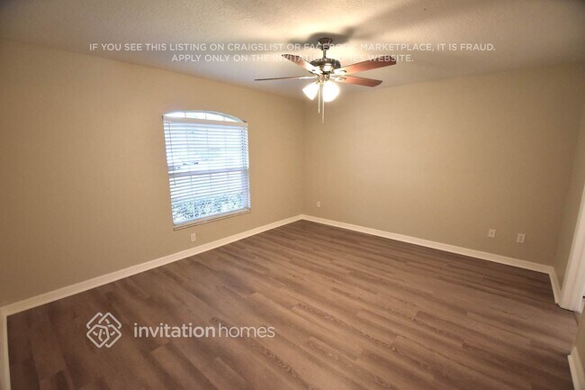 Photo - 147 Quiet Oak Ct