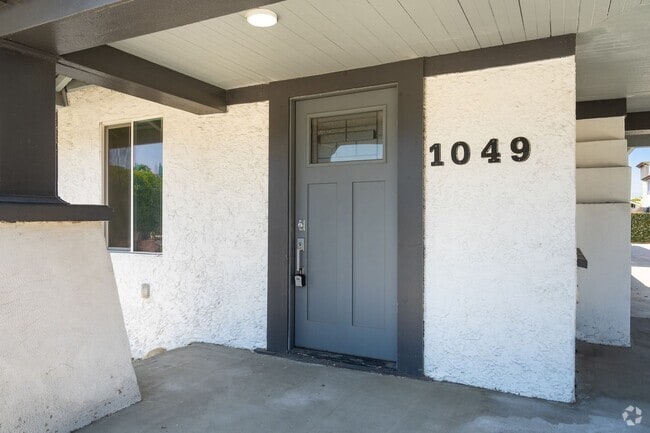 Building Photo - 1049 W 62nd St Unit 1049 Rental