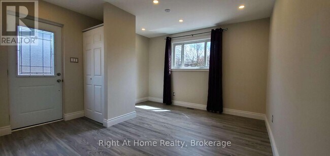 Photo - 2192 Bridge Rd