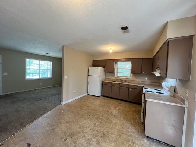 Photo - MOVE-IN SPECIAL: 2 WEEKS FREE ON THE FIRST FULL MONTH’S RENT