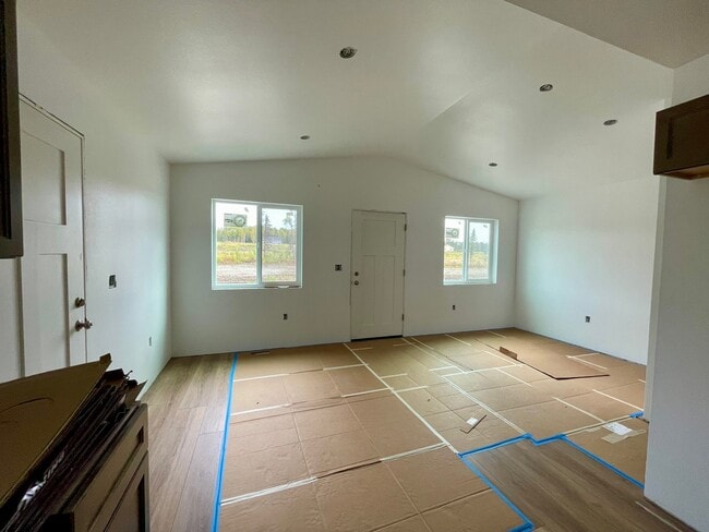 Photo - 6737 W Queen Anne Ave