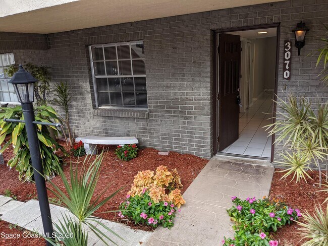 Building Photo - 3070 Sir Hamilton Cir Rental