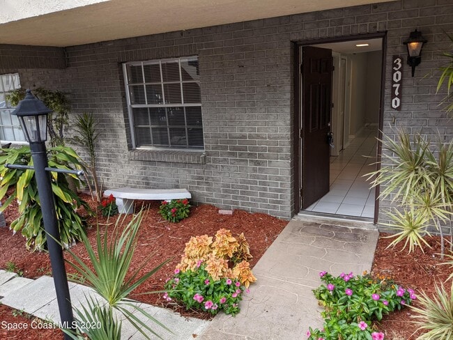 Photo - 3070 Sir Hamilton Cir Condo