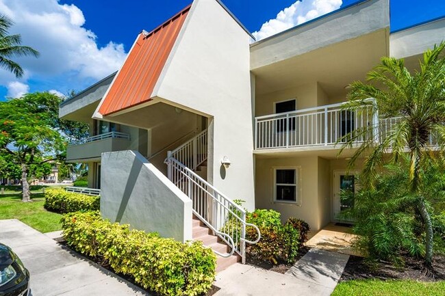 Building Photo - 3175 NE 48th Ct Unit 105 Rental