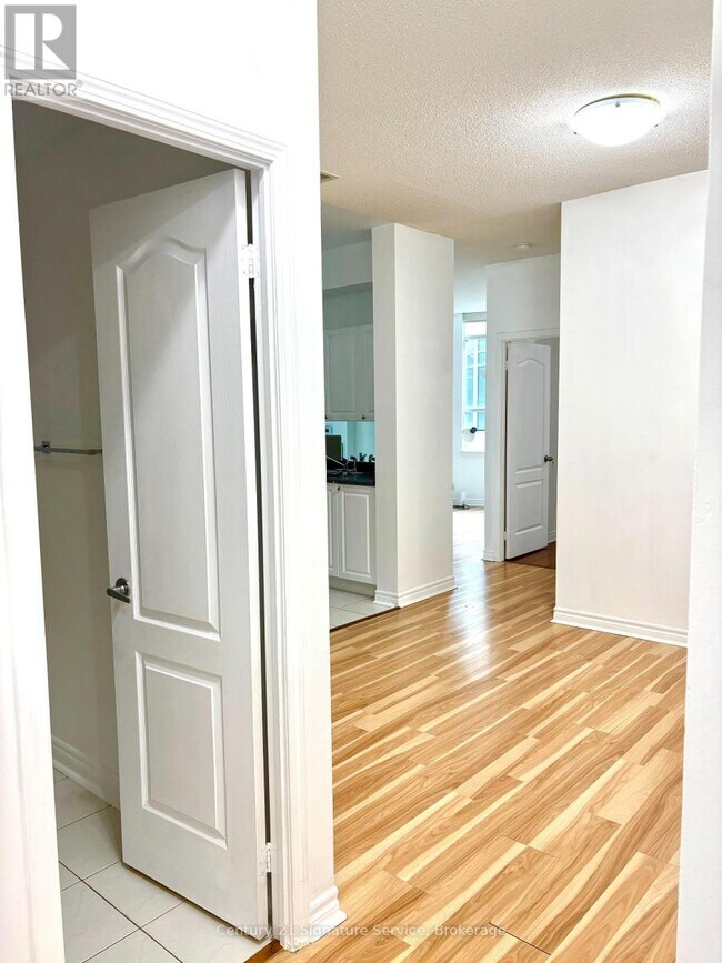 Photo - 33 Elm Dr W Unit 209