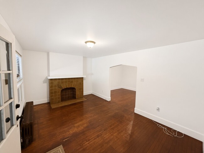 Photo - 937 High St