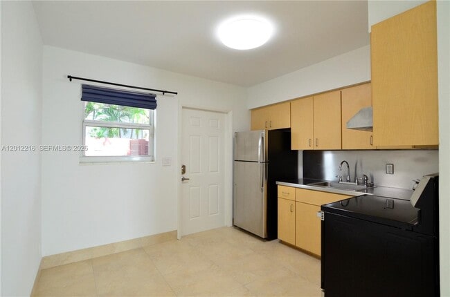 Photo - 3050 Virginia St Unidad Front