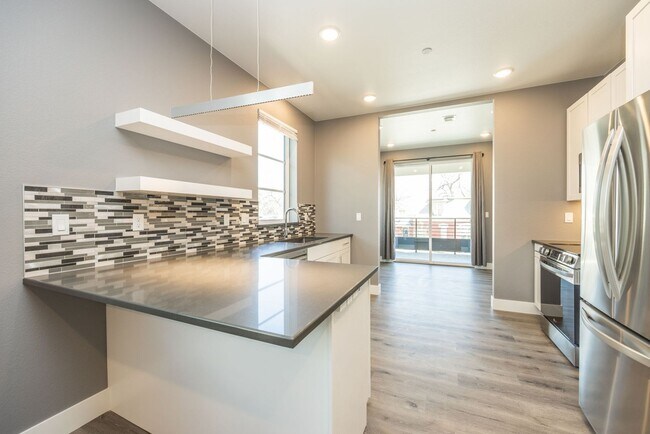 Photo - 745 N Washington Ave Unit Washington301