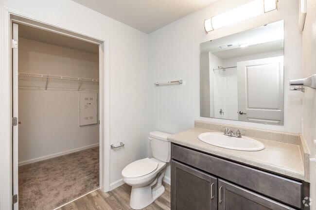 2BR, 2BA - 855 SF