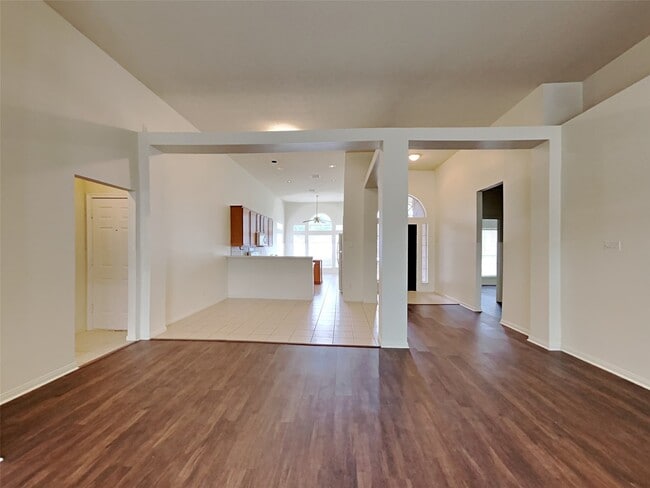 Photo - 534 Starkstone Ct