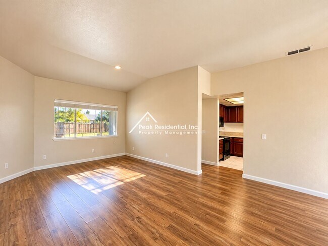 8561 Vintage Park Dr