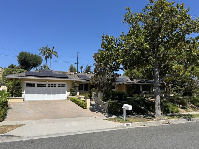 1232 Longview Dr