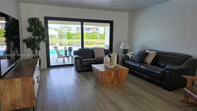 Photo - 16653 Golfview Dr