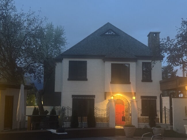 Building Photo - 4621 Locust Ln E