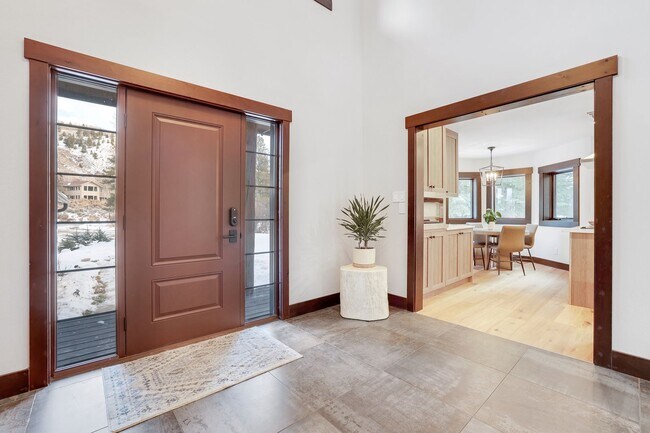 Photo - Luxury 3 bedoom/3 bathroom Home w/ Hot Tub