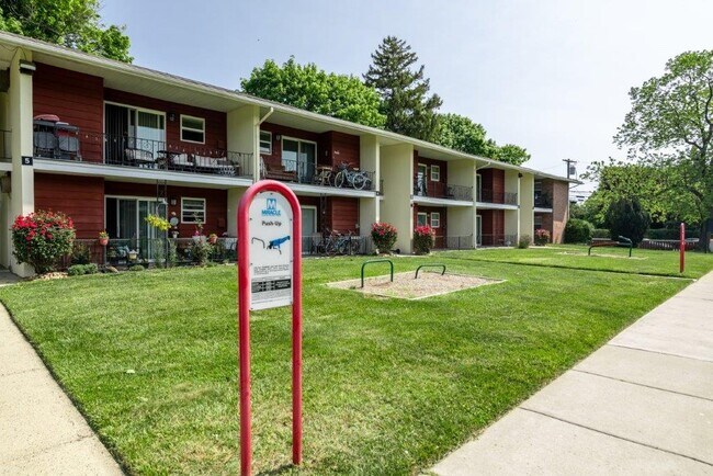 Edgewater Gardens Apartment Homes