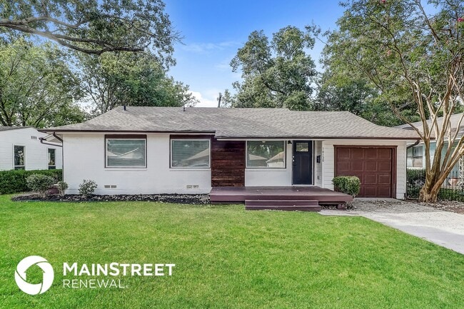 Building Photo - 10130 Eastwood Dr