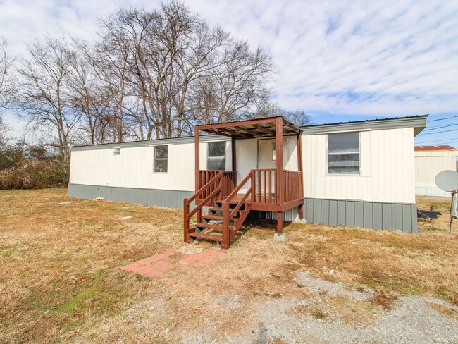 Great Location ~ Great Price ~ Pulaski, TN - Great Location ~ Great Price ~ Pulaski, TN House