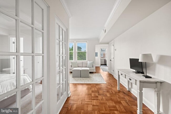 Photo - 719 S St Asaph St Unidad 301