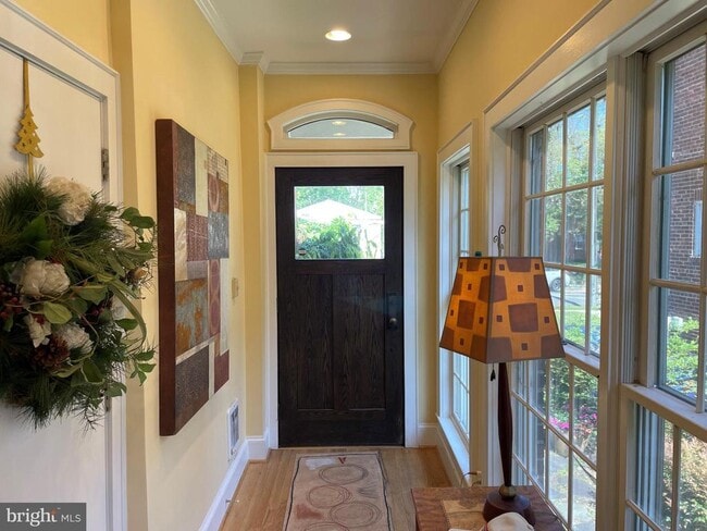 Building Photo - 19 Sunset Dr