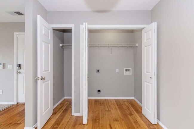 Hawthorn Suites 3 Bed 2 Bath Laundry